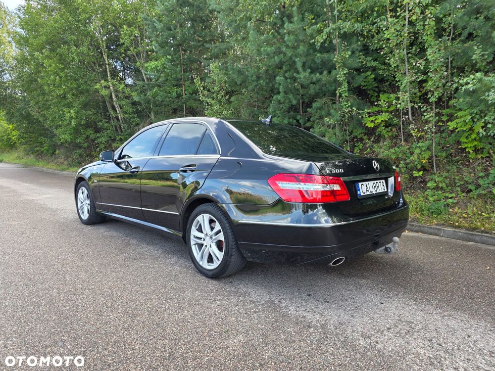 Mercedes-Benz Klasa E 300 CDI BlueEff Avantgarde - 3
