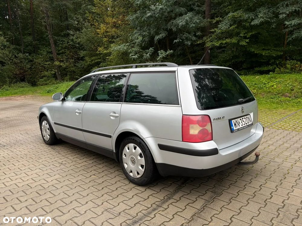 Volkswagen Passat 1.6 - 7