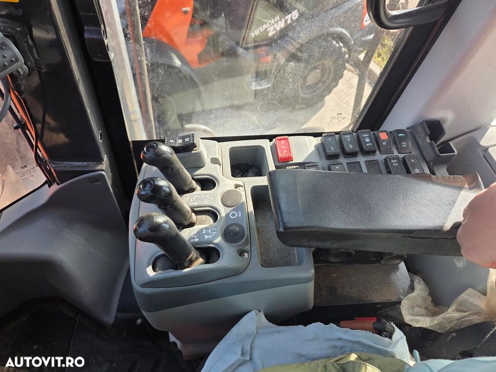 Hitachi ZW310-6, 2020, 6.209ore, CUPA 5mc, CUPLA RAPIDA, virare cu JOYSTICK, Masa operationala 28tone, anv MICHELIN 70%-ok, Gresare automata, camera spate, CANTAR, aer conditionat, STARE FOARTE BUNA, computer romana, posibil leasing 4 ani-PROMOTIE 119.500Eur - 27