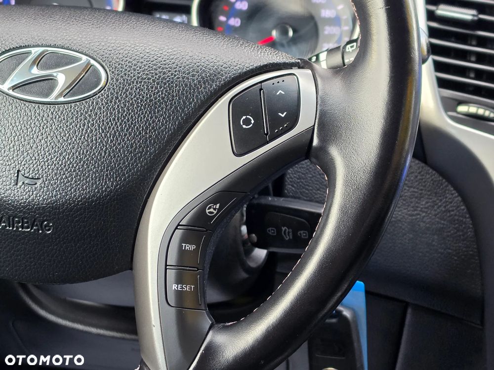 Hyundai i30 - 33