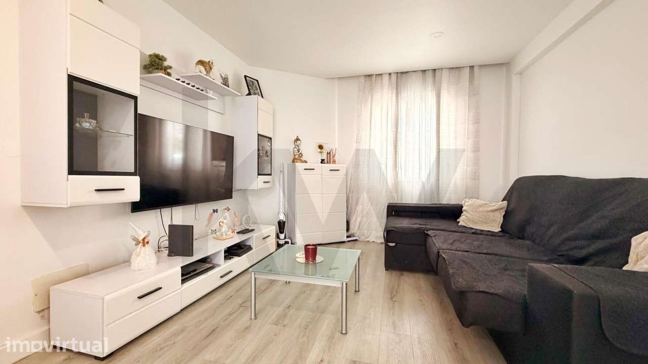 T2 Totalmente Remodelado com Logradouro na Quinta do Conde - Grande imagem: 4/18