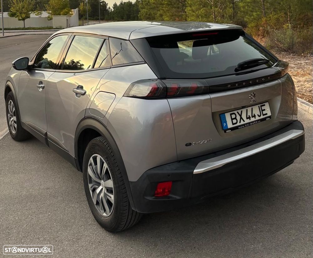 Peugeot e-2008 50 kWh Active - 3