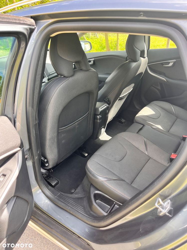 Volvo V40 Cross Country - 6