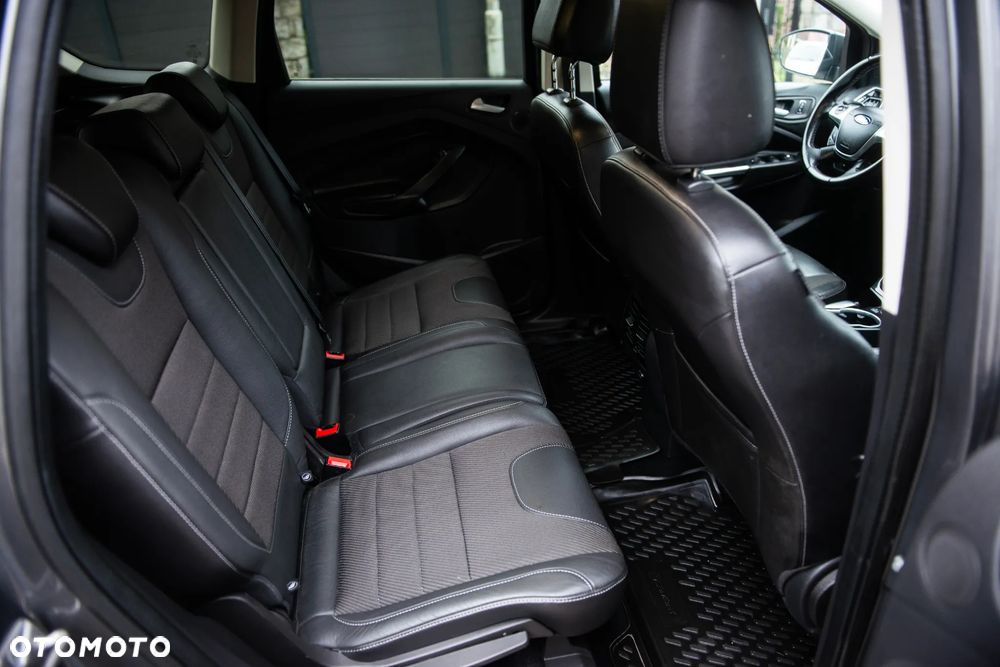 Ford Kuga 2.0 TDCi 4x4 Titanium - 24