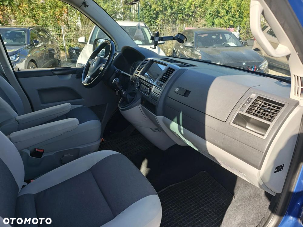 Volkswagen Caravelle - 25