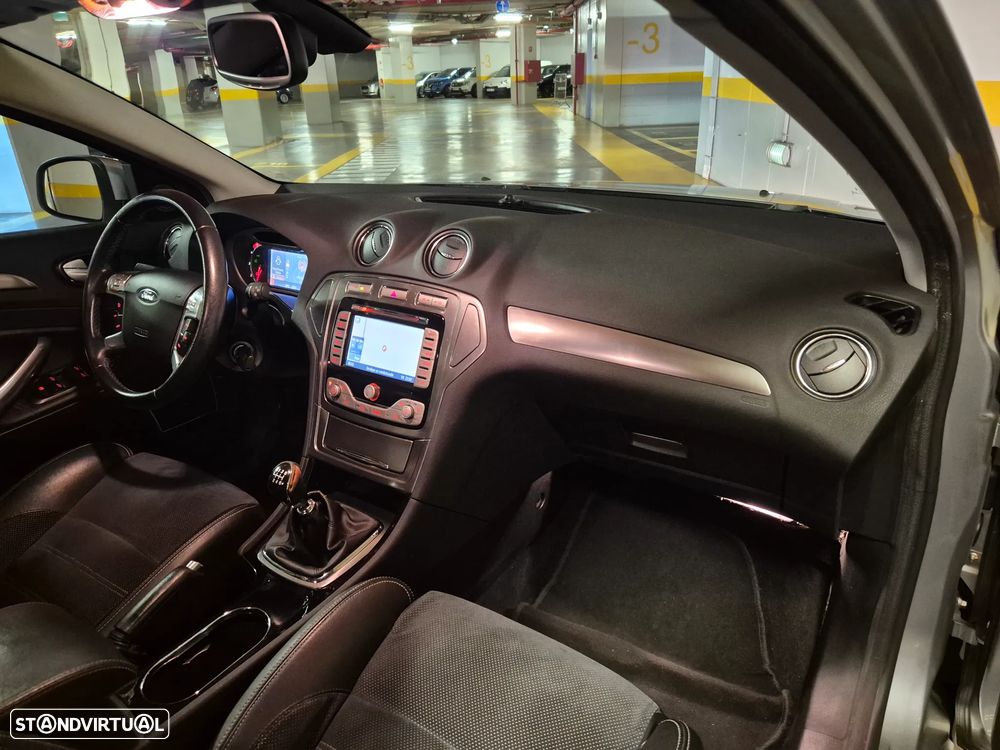 Ford Mondeo SW 2.0 TDCi Titanium - 29