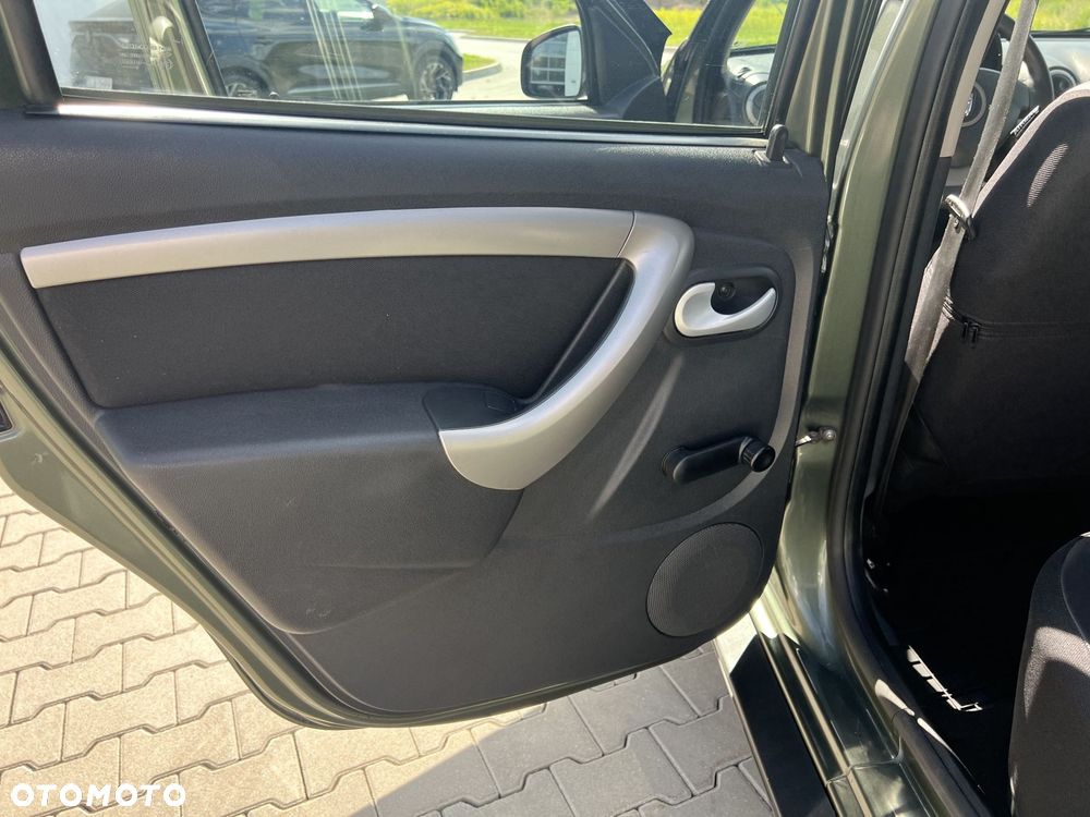 Dacia Duster 1.6 - 25