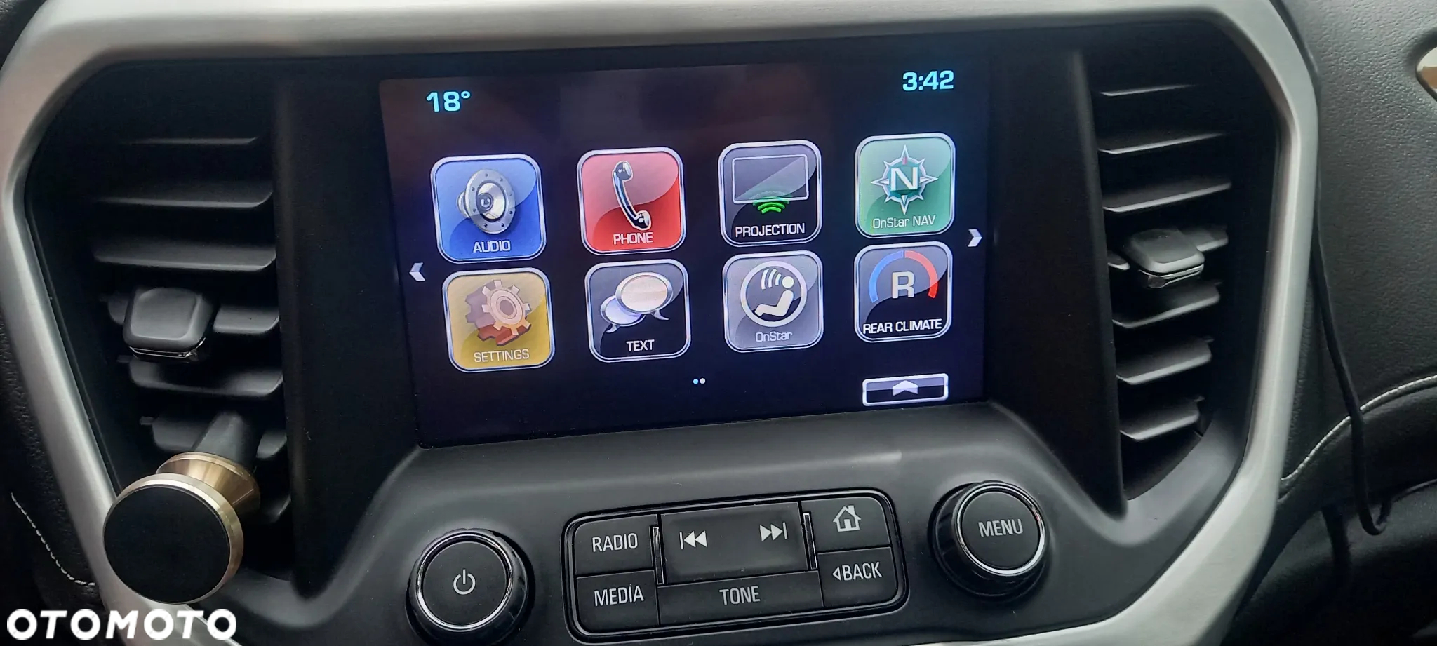 GMC Acadia - 13