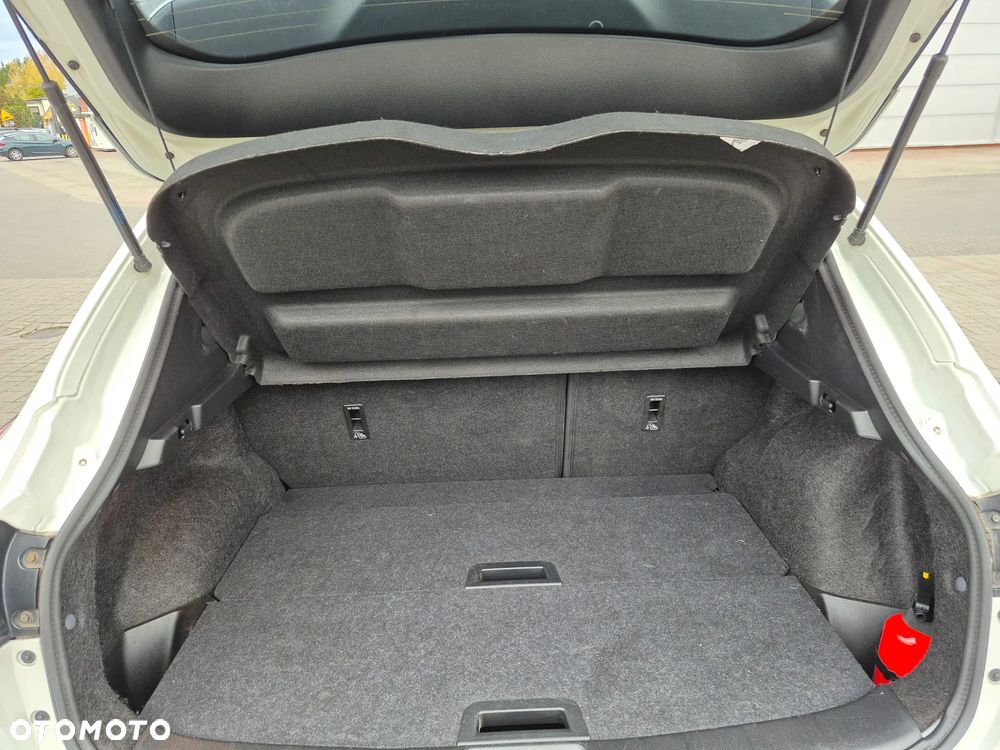 Nissan Qashqai 1.3 DIG-T N-CONNECTA - 19