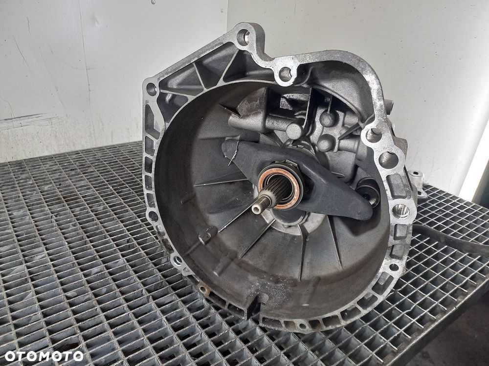 SKRZYNIA BIEGÓW MANUALNA 5 BMW 1 E87 2170017395 - 2
