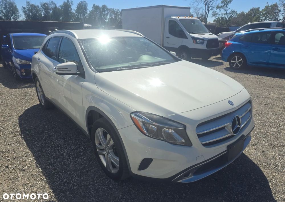 Mercedes-Benz GLA 250 4Matic 7G-DCT Urban - 3