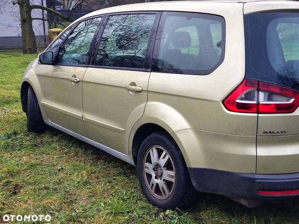 Ford Galaxy - 5