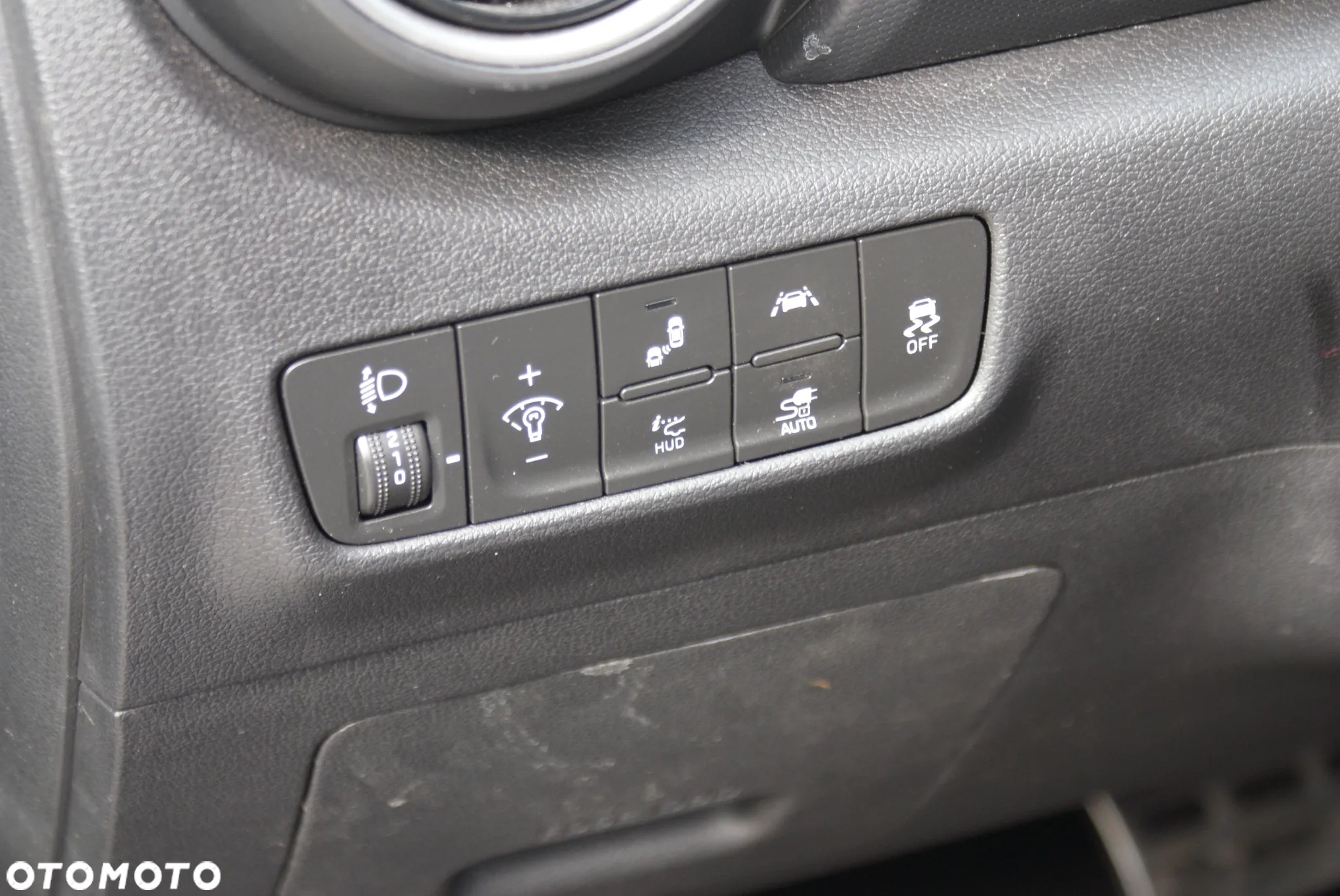 Hyundai Kona Electric 64kWh Premium - 5