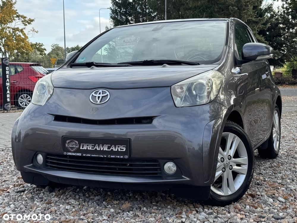 Toyota iQ - 2