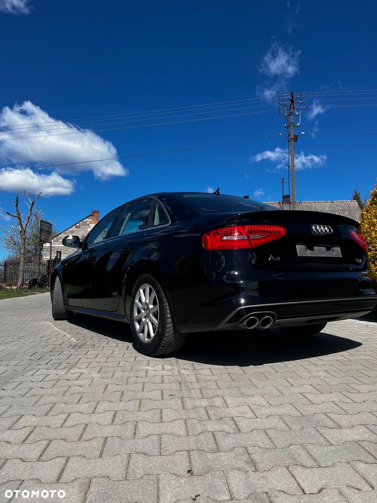 Audi A4 Limousine - 16