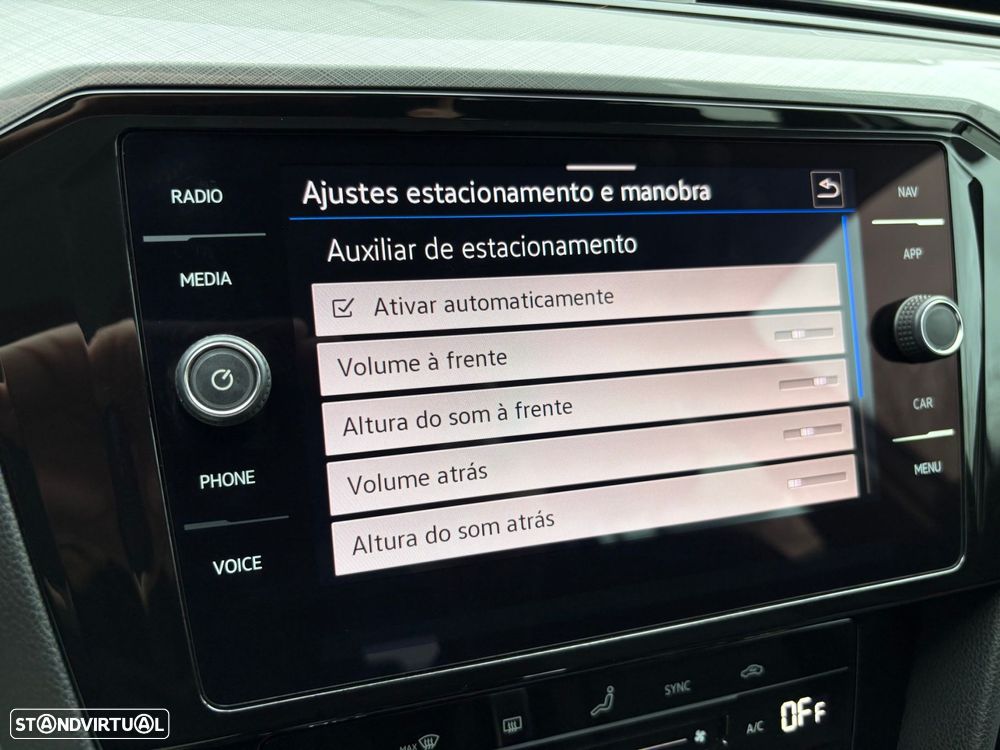 VW Passat Variant 2.0 TDi Elegance DSG - 38