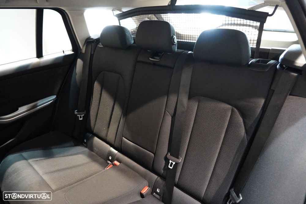 BMW 318 d Line Luxury - 23