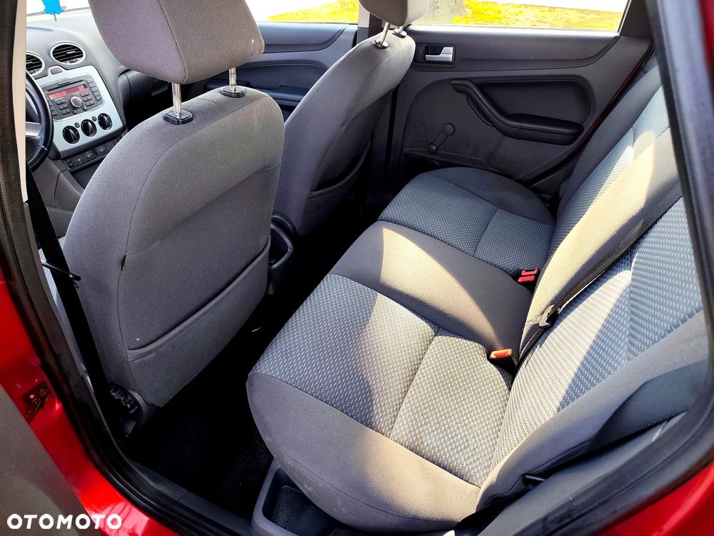 Ford Focus 1.6 16V Ambiente - 14