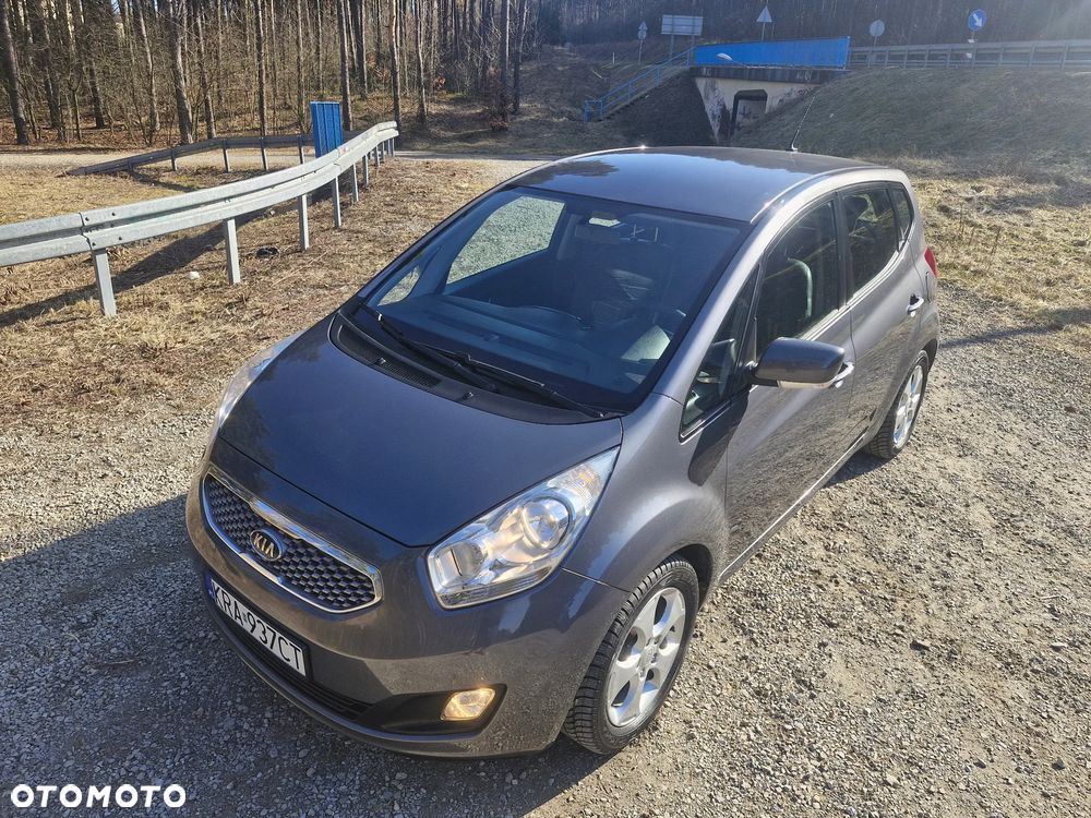 Kia Venga 1.6 CVVT Black Collection - 32