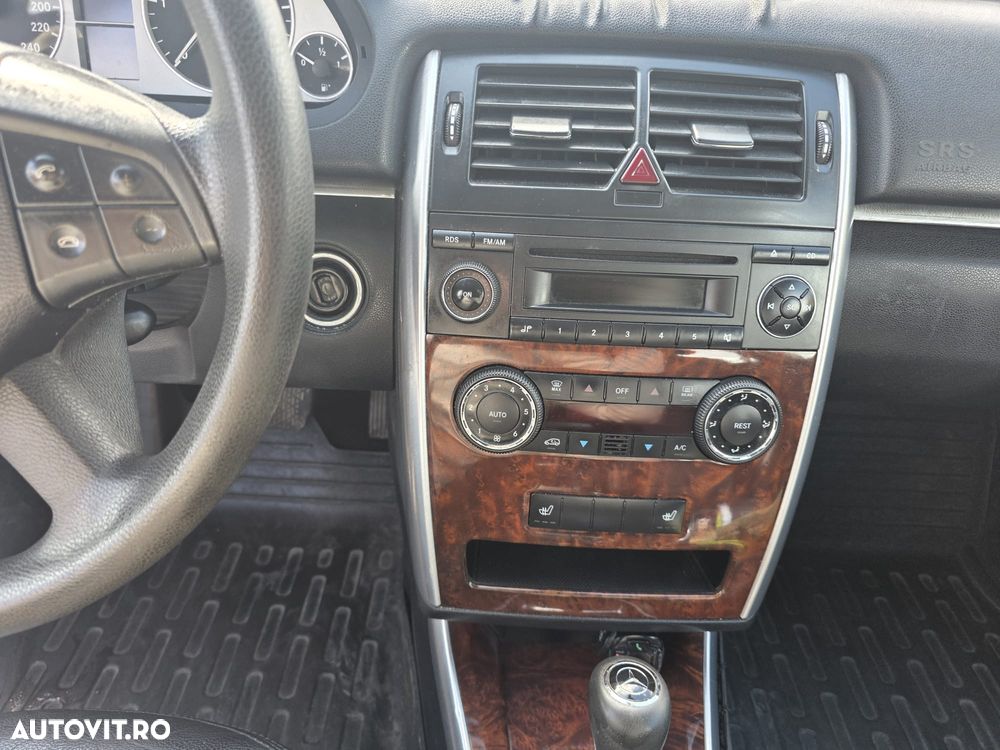 Mercedes-Benz B 180 - 15