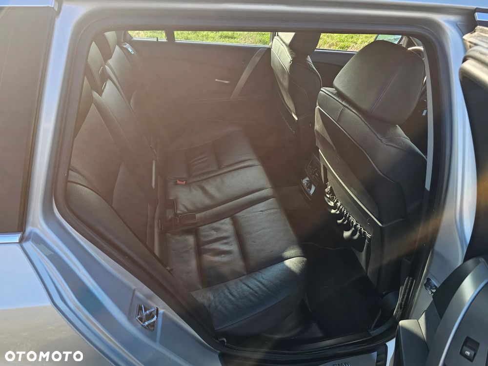 BMW Seria 5 525d - 10