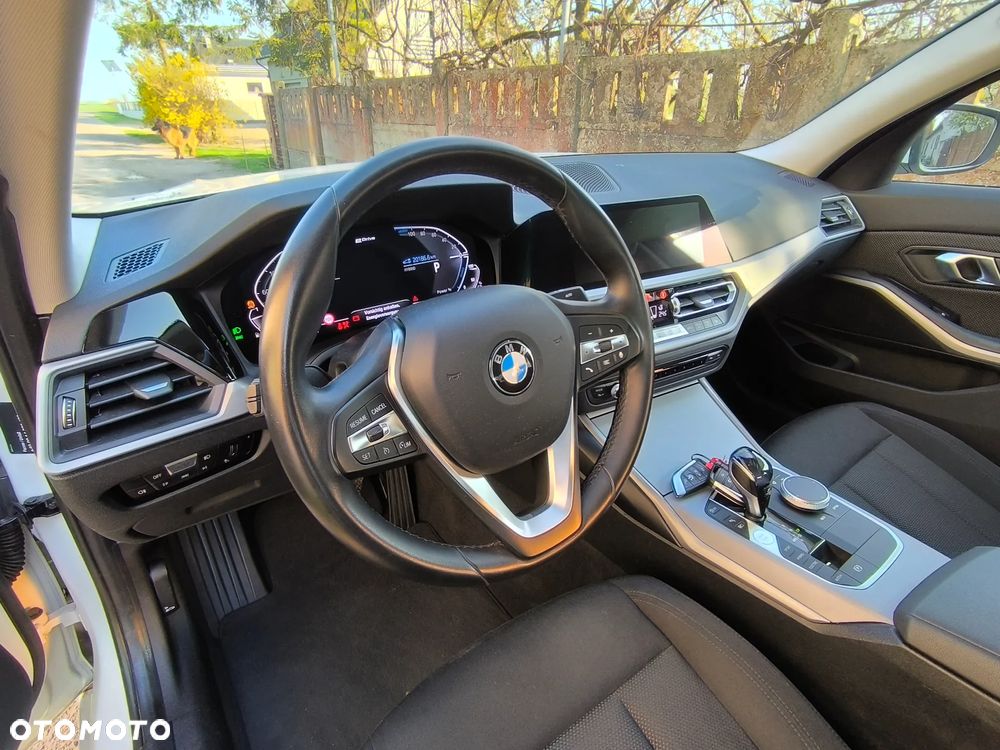 BMW Seria 3 330e iPerformance Sport Line - 13
