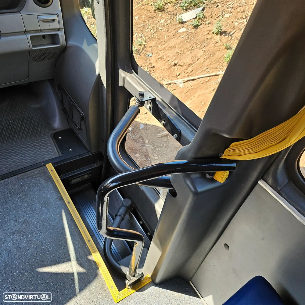 Iveco Mini Buss 21LUGARES A/C - 9