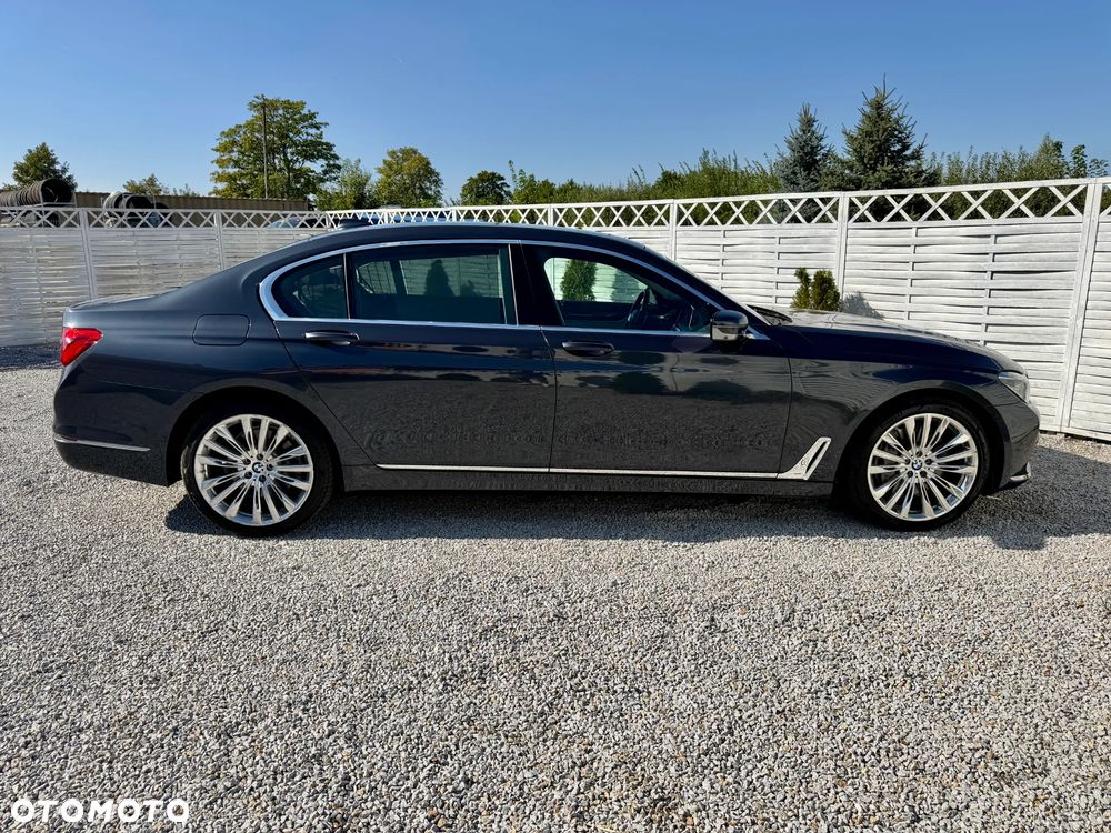 BMW Seria 7 750i xDrive Edition Exclusive - 34