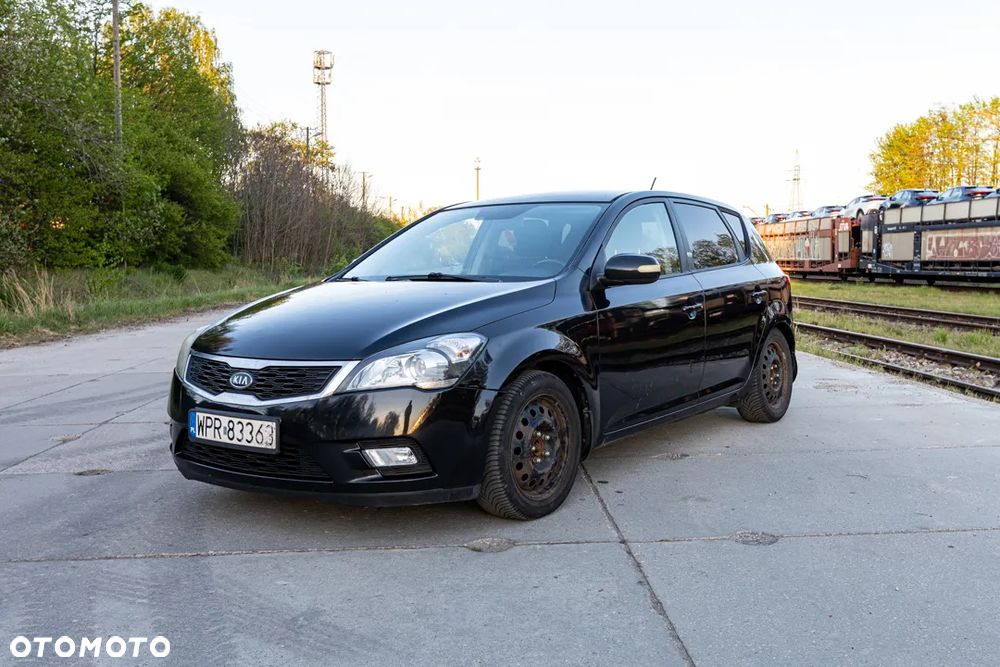 Kia Ceed 1.6 Crdi Comfort + - 1