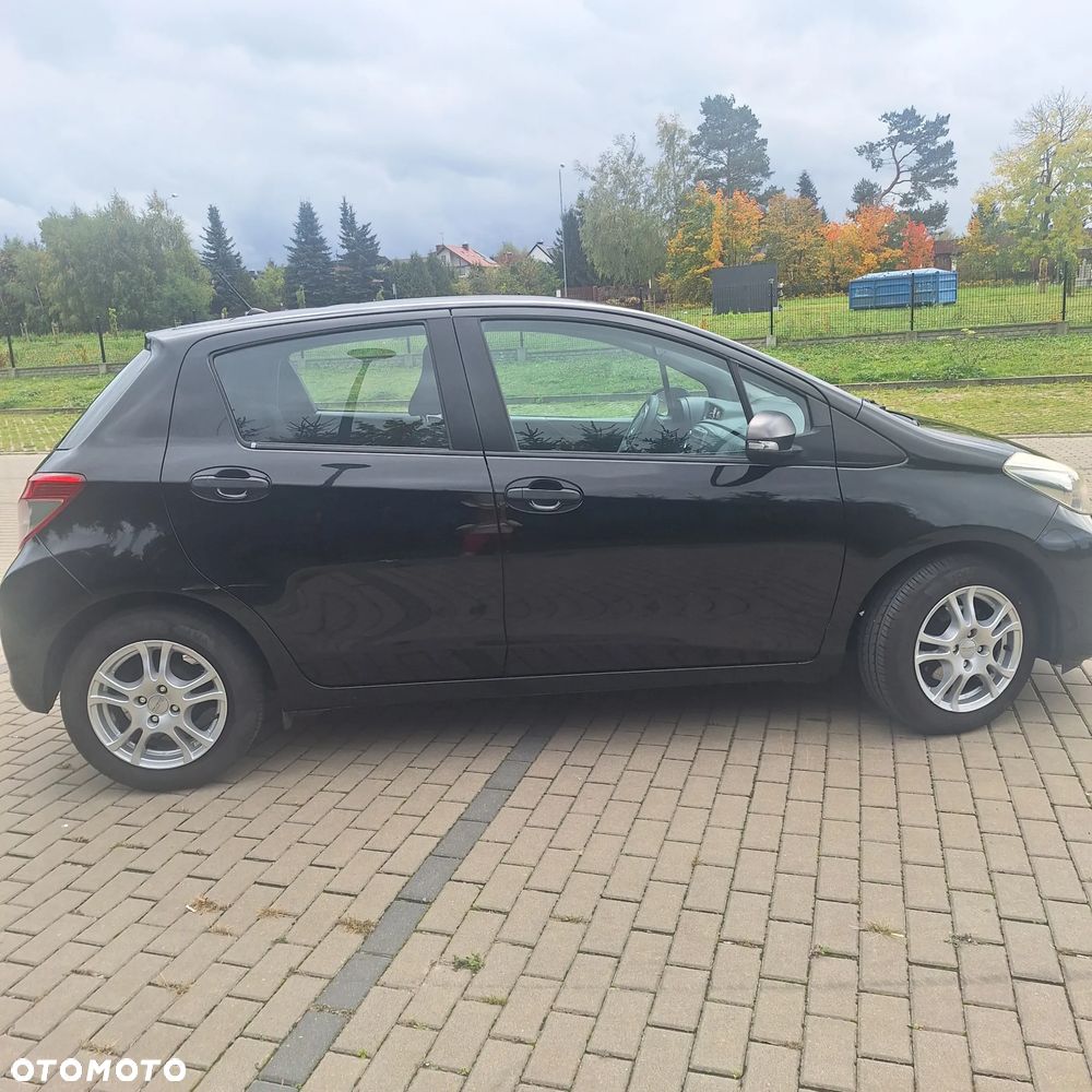 Toyota Yaris 2012 photo 4
