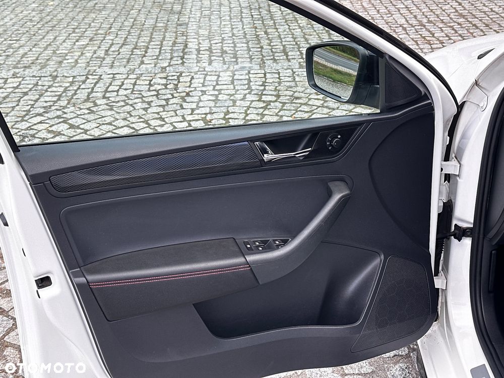Skoda RAPID 1.0 TSI Monte Carlo - 28