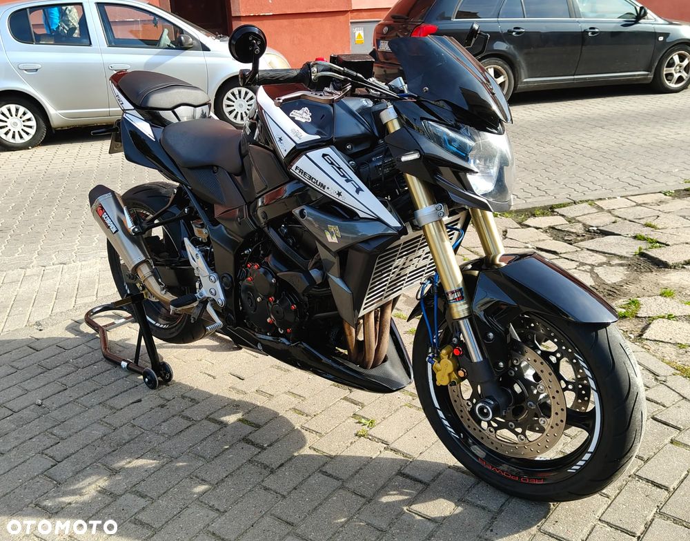 Suzuki GSR - 5