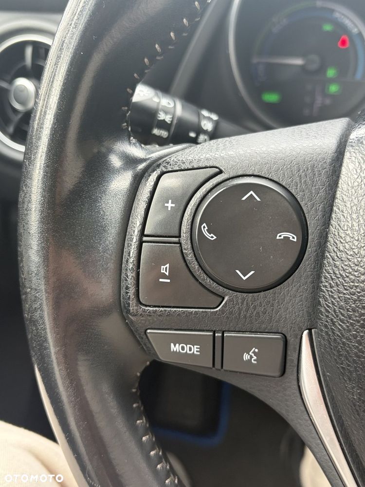 Toyota Auris 1.8 HSD Luna - 11