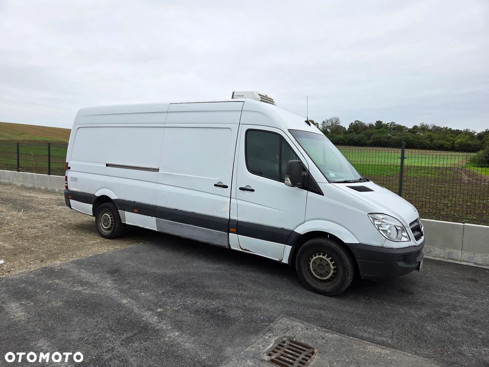 Mercedes-Benz Sprinter - 2