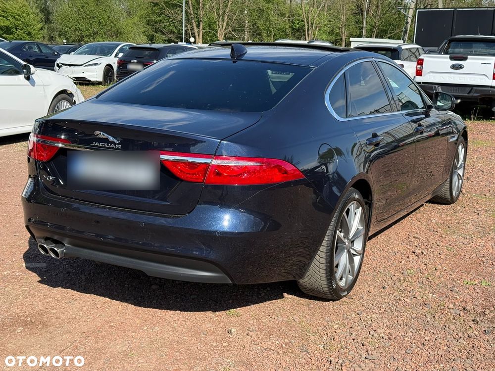 Jaguar XF 2.0 i4D Prestige - 4