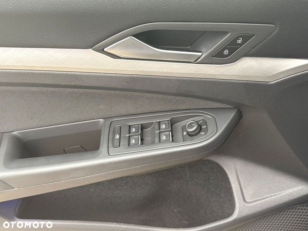 Volkswagen Golf - 11