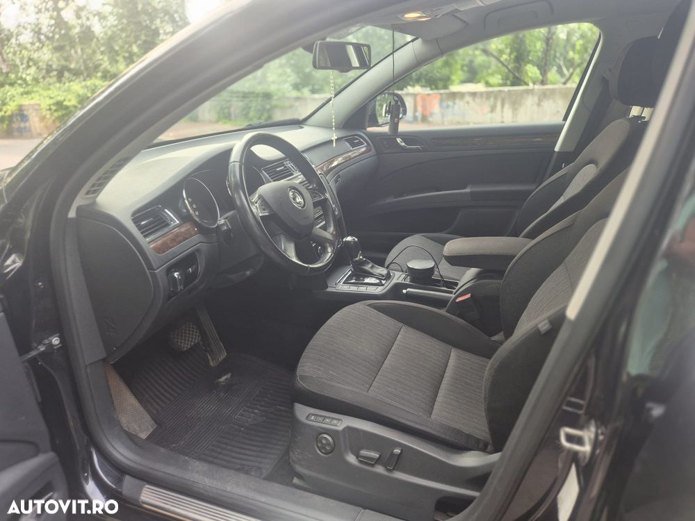 Skoda Superb 2.0 TDI Elegance DSG - 9