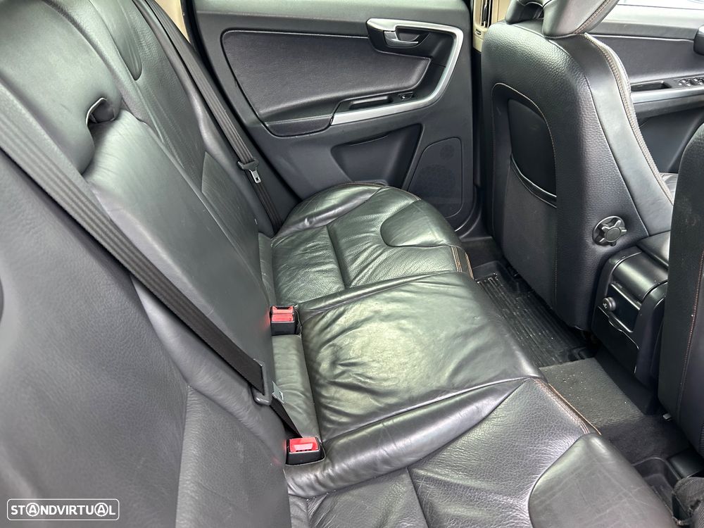 Volvo XC 60 D5 Momentum Geartronic - 5