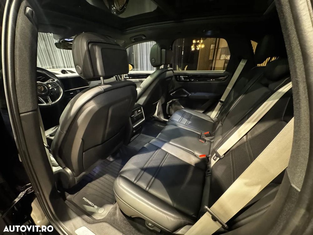 Porsche Cayenne - 22
