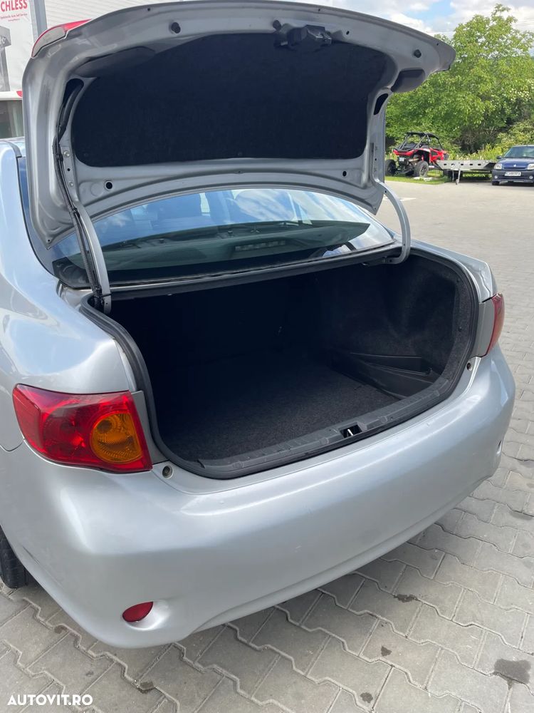 Toyota Corolla 1.4 D-4D Sedan Terra - 13