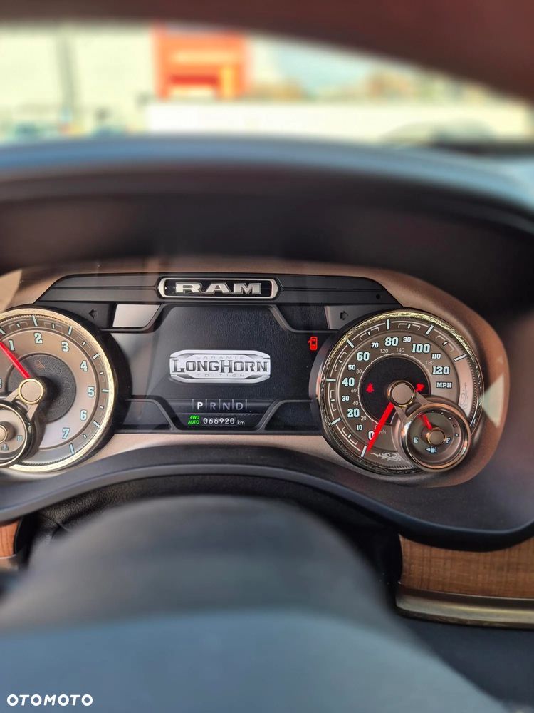 Dodge RAM 1500 5.7 4x4 - 12
