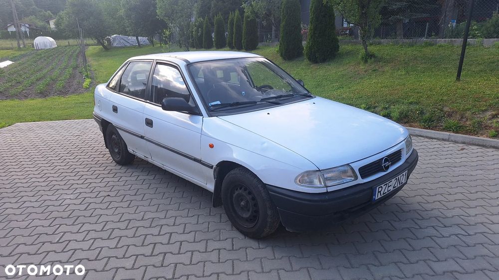 Opel Astra 1.4 Base - 1