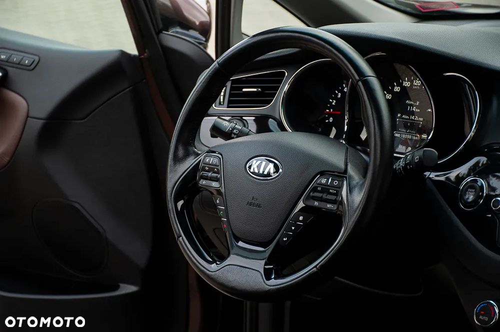 Kia Ceed 1.6 CRDi 136 DCT ISG Platinum Edition - 30