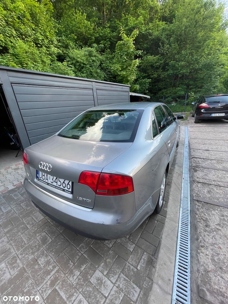 Audi A4 Limousine - 10