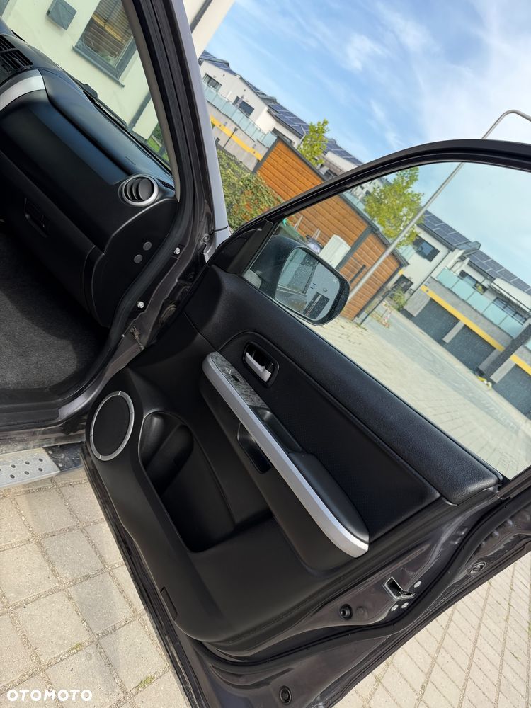 Suzuki Grand Vitara 2.4 Premium - 26