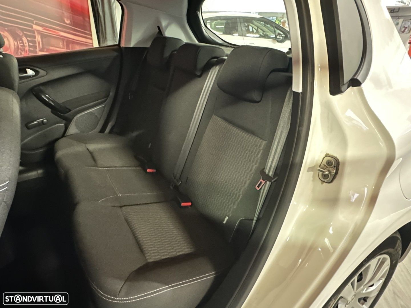 Peugeot 208 1.2 PureTech Access - 8