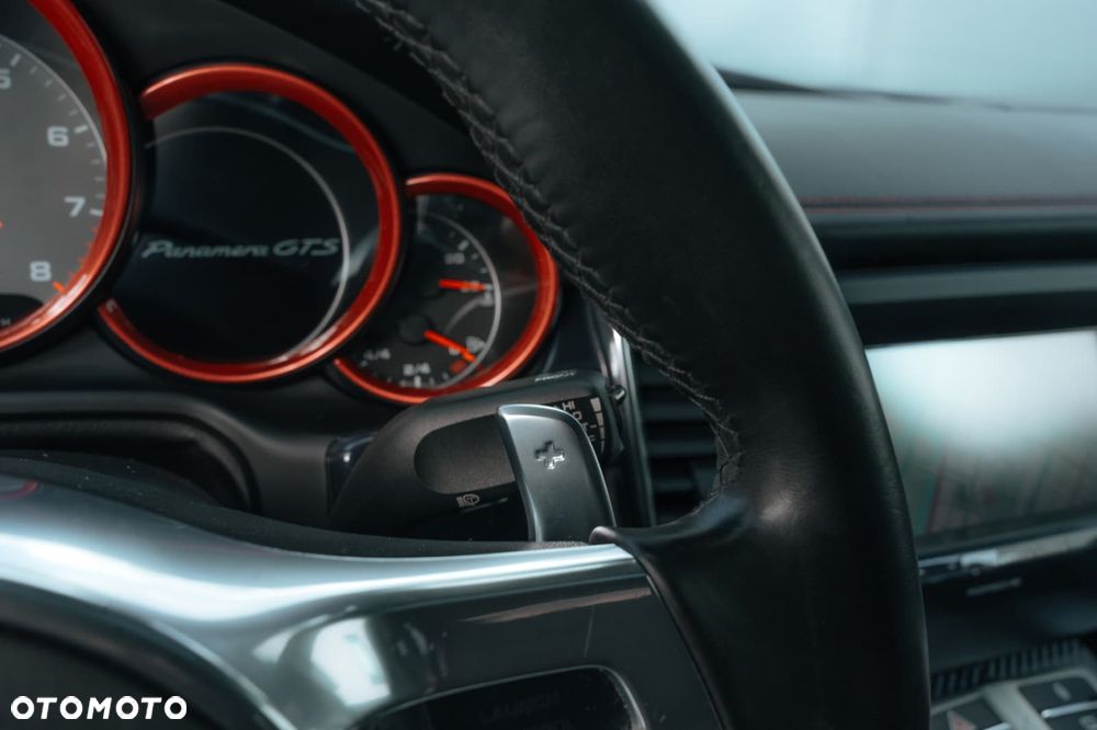 Porsche Panamera GTS PDK - 10