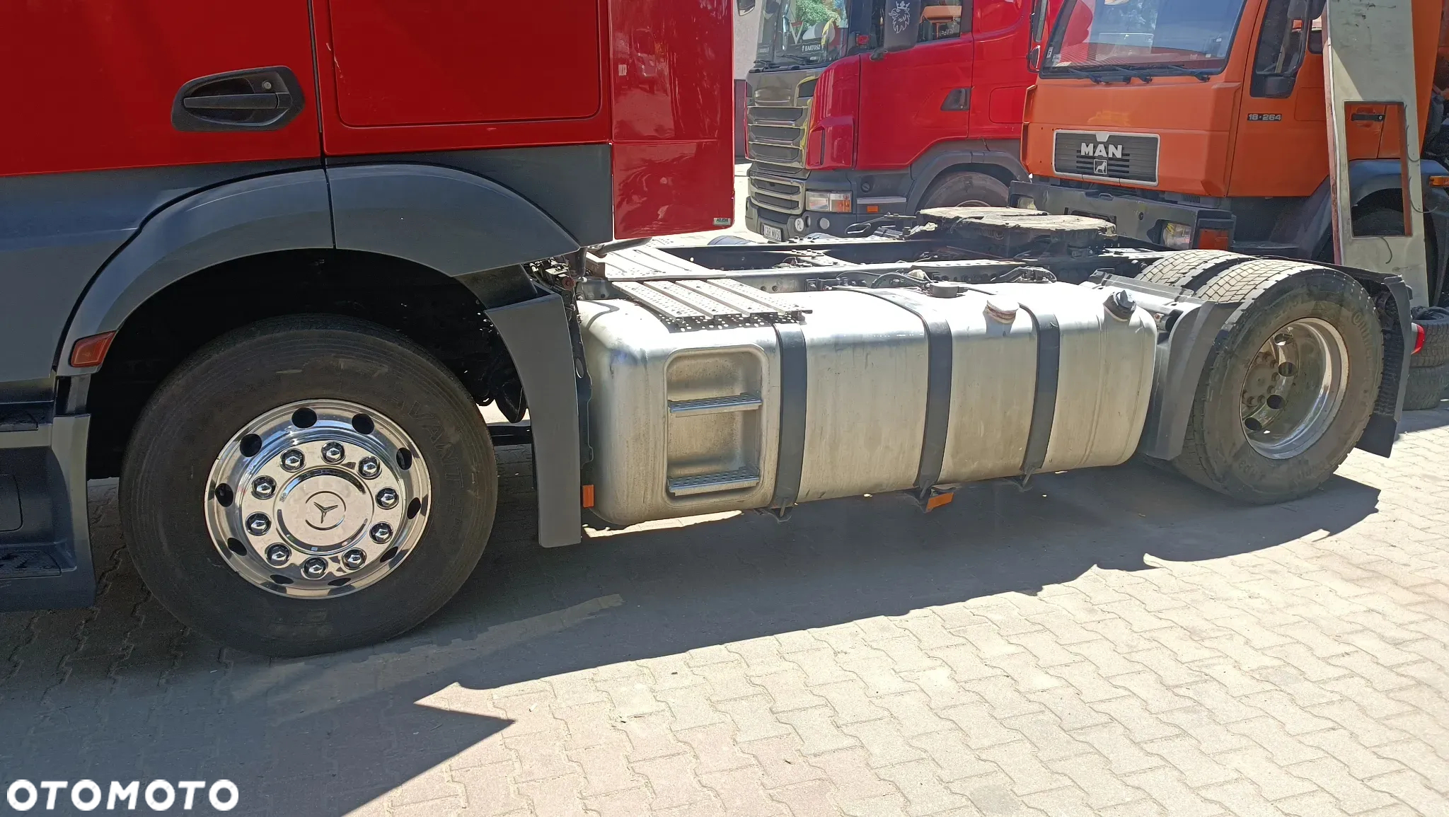 Mercedes-Benz ACTROS - 3