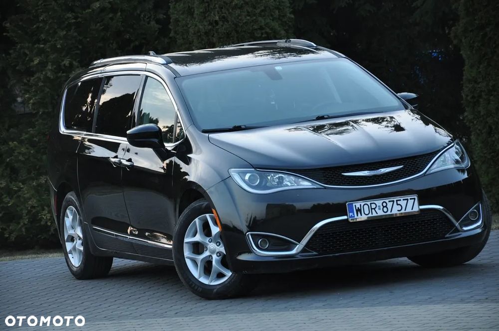 Chrysler Pacifica - 9