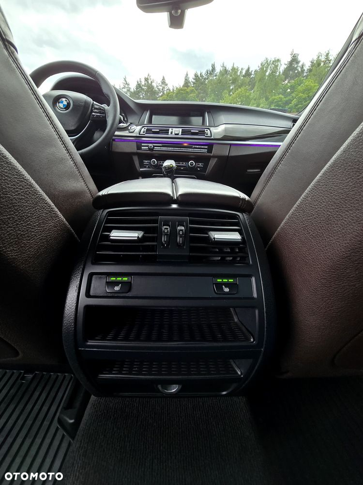 BMW Seria 5 530d xDrive - 23